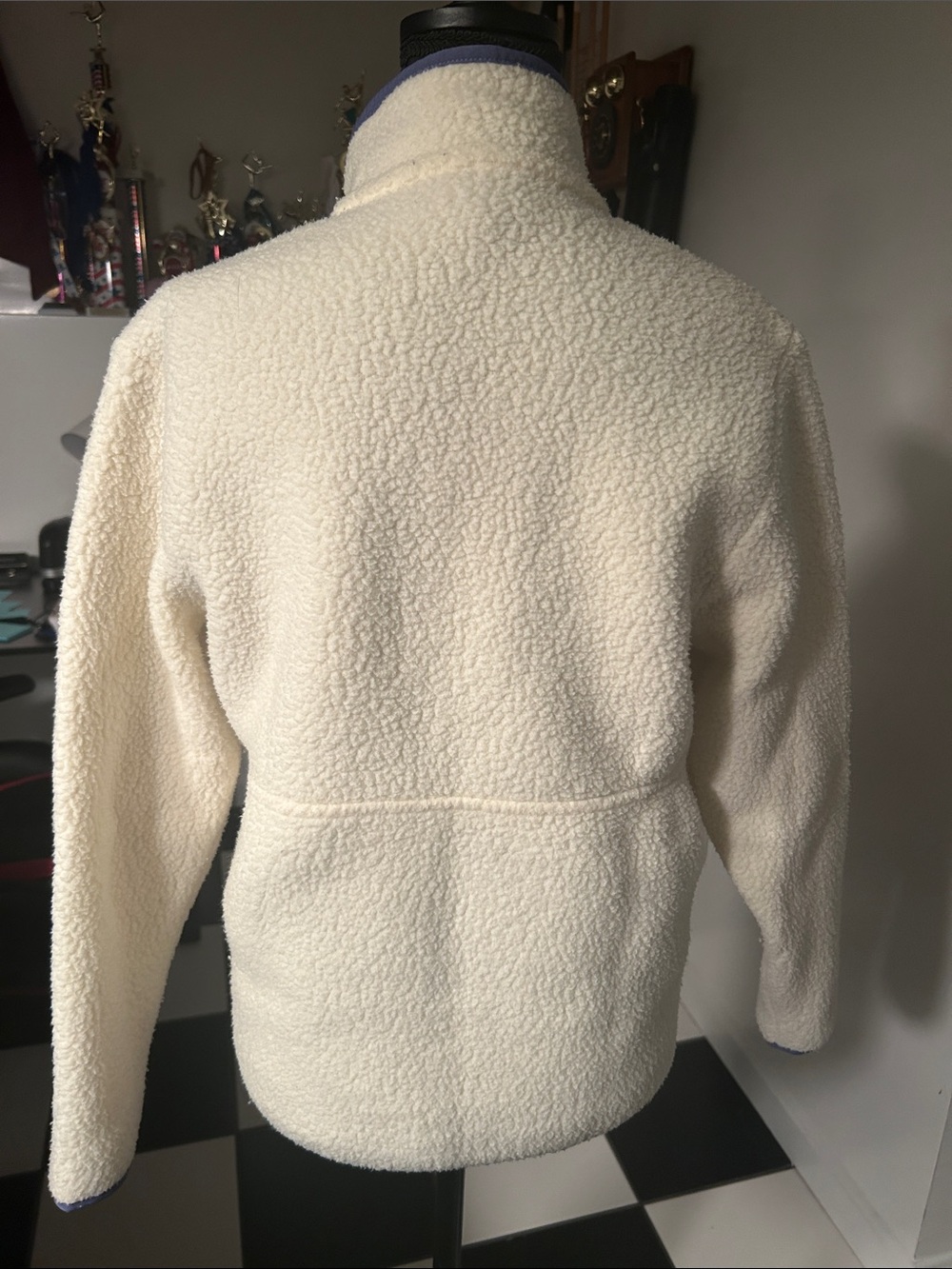 Patagonia White Sherpa Pullover with Blue Trim - Picture 6 of 8